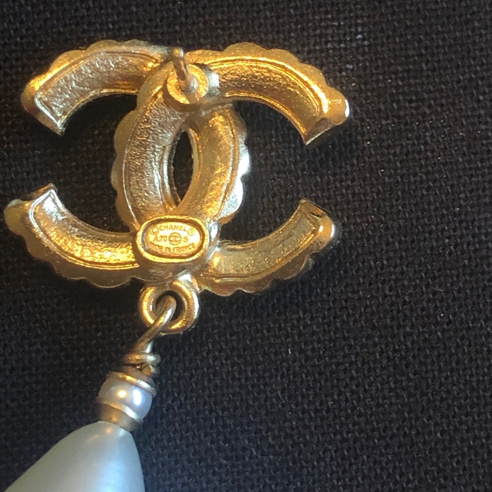 Chanel Pearl Drop earrings - Picture 4 of 4